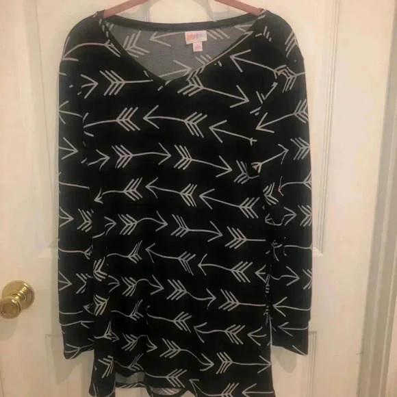 Lularoe pull over black & white/sz sm/ - Picture 1 of 3